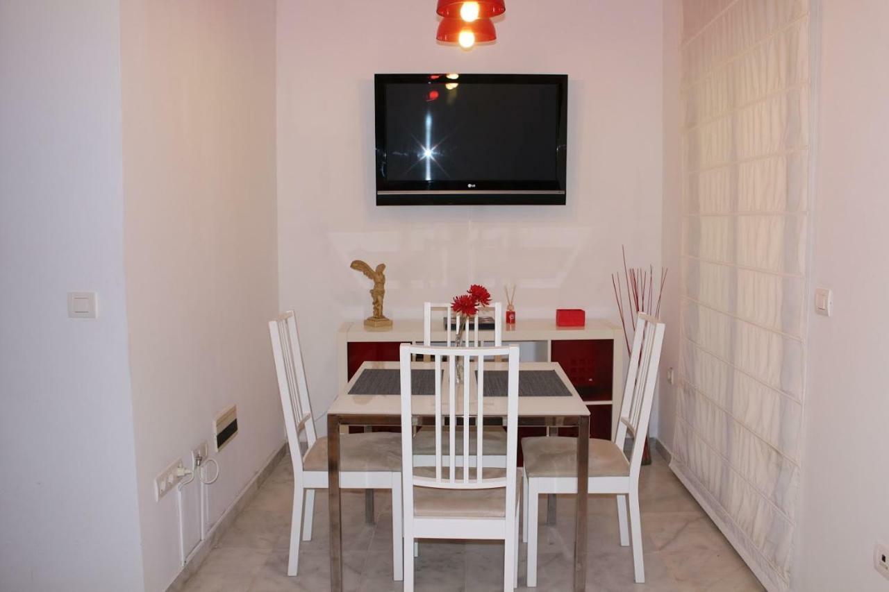 Apartamentos Rg Triana, Calle Castilla Con Patio Севілья Екстер'єр фото
