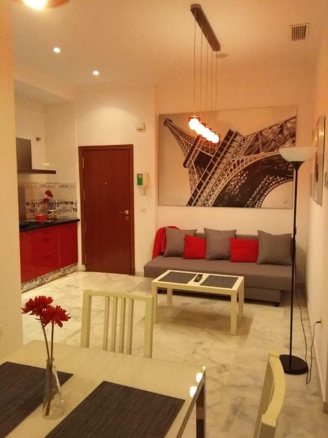 Apartamentos Rg Triana, Calle Castilla Con Patio Севілья Екстер'єр фото