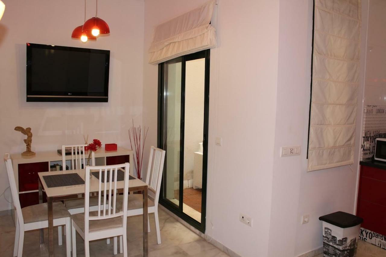 Apartamentos Rg Triana, Calle Castilla Con Patio Севілья Екстер'єр фото