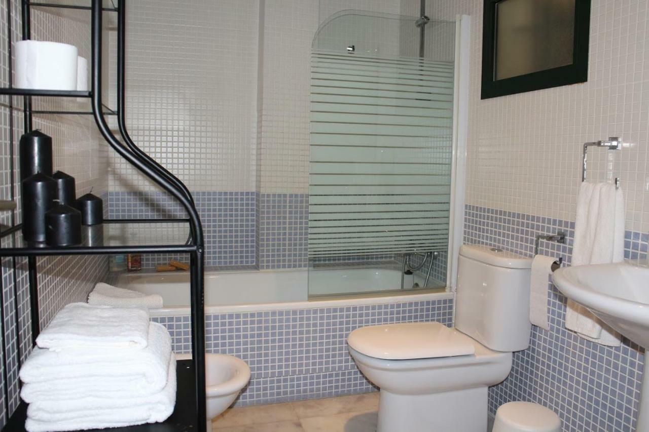 Apartamentos Rg Triana, Calle Castilla Con Patio Севілья Екстер'єр фото
